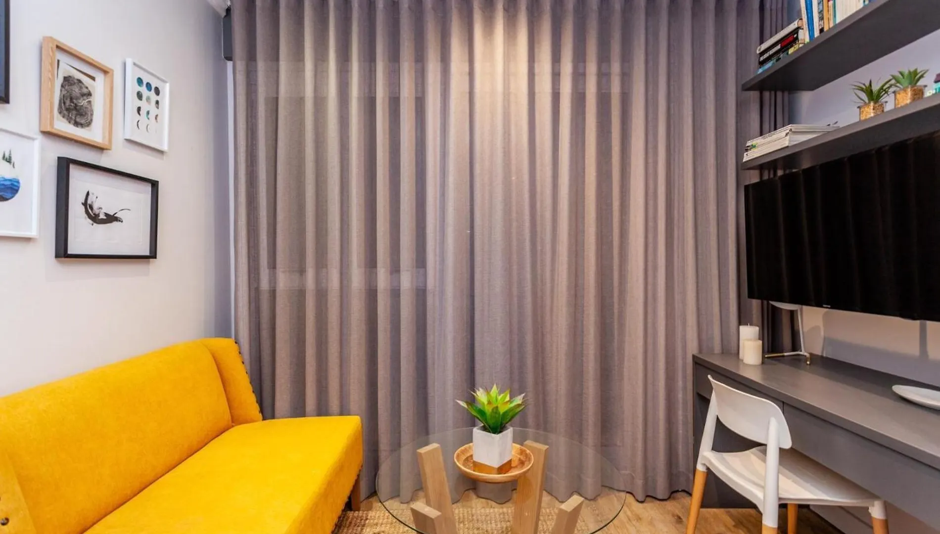 Serene Haven In A Historic Neighborhood Cape Town 0*,